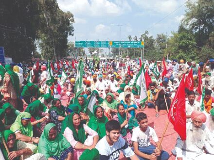 Traffic paralysed in Haryana, Punjab as farmers block roads