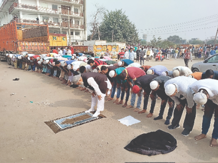 Havan held at Namaz site  again — this time claiming  it was for martyrs of 26/11