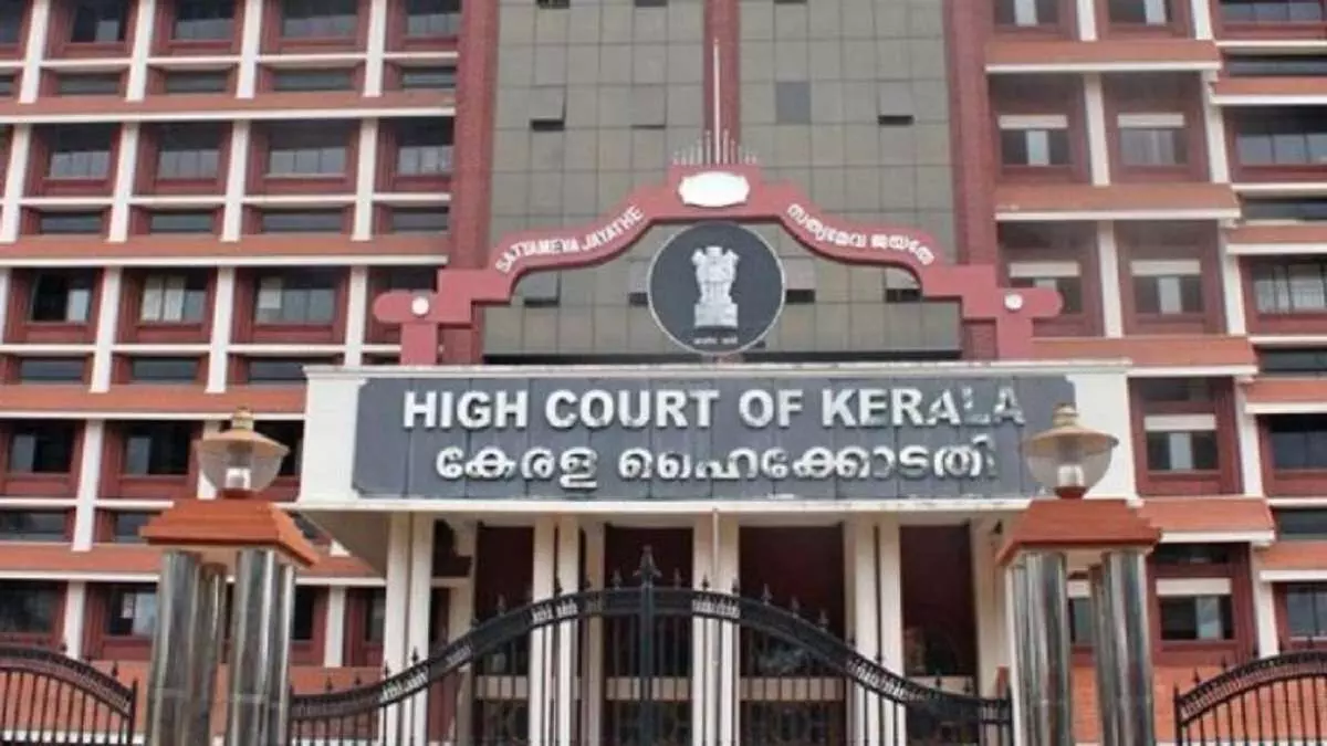 Miscreants create fake Instagram account of former Kerala HC Chief Justice, seek money