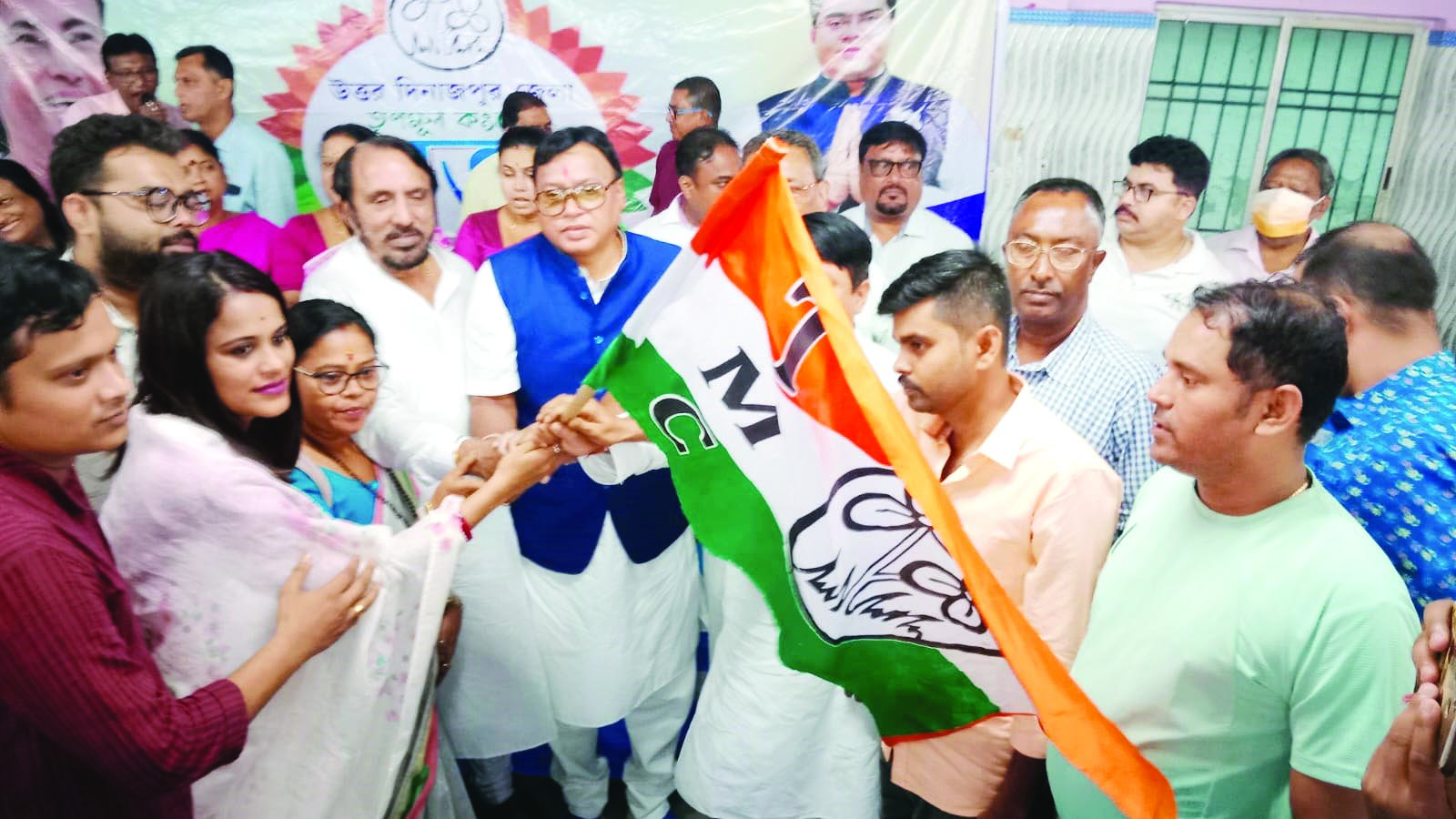 Political shift: Over 1K BJP members join   Trinamool Congress in North Dinajpur