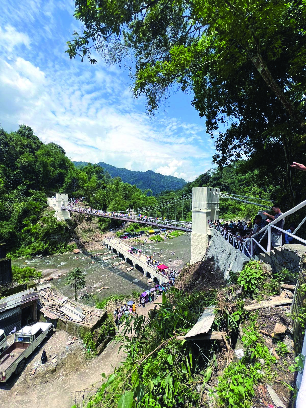 Baluabans: Local community comes together to build 120-feet bridge