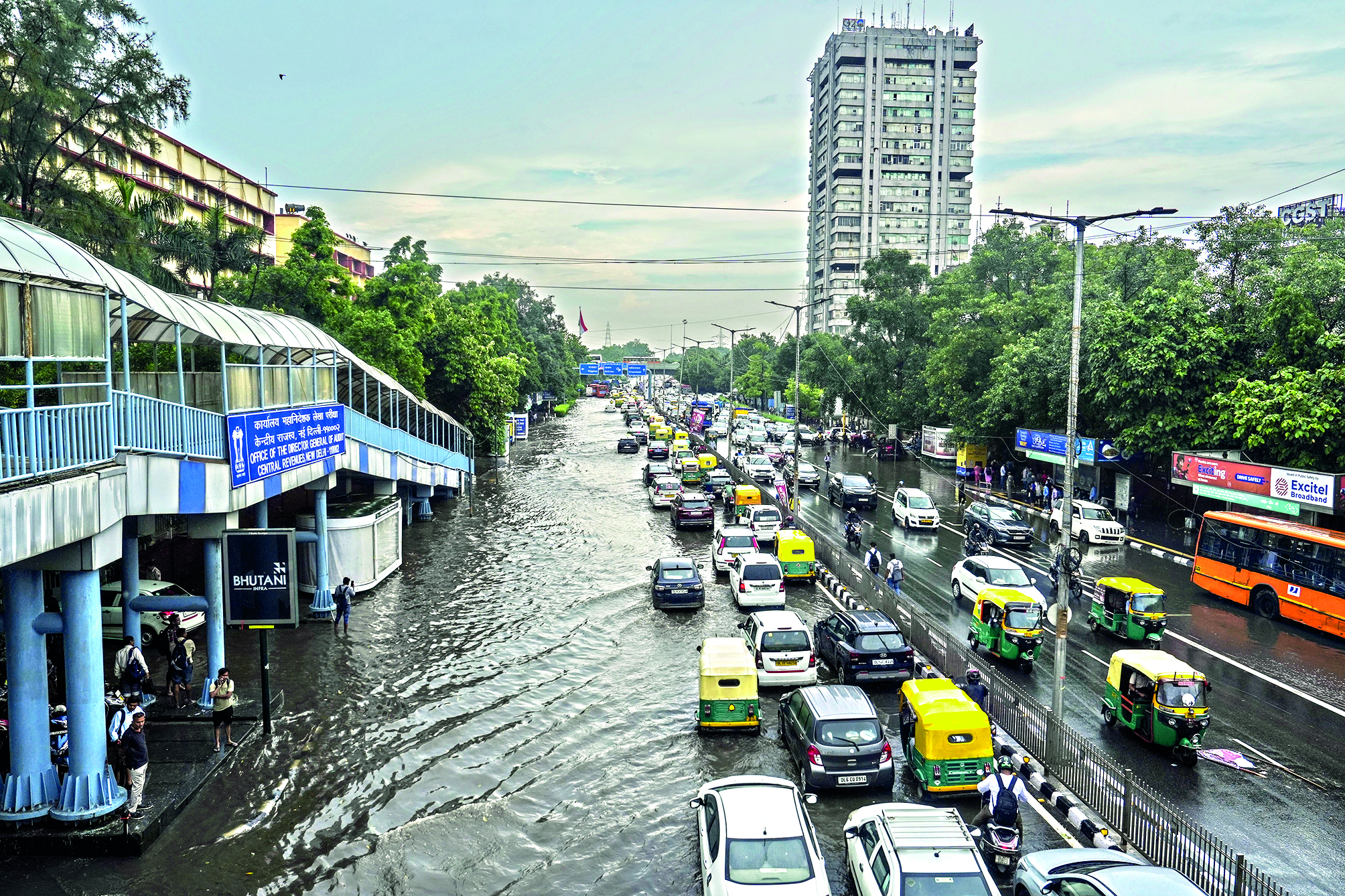 Heavy rain lashes parts of Delhi