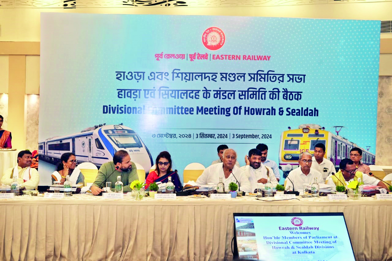 Howrah & Sealdah Div network: ER holds high-level meet with MPs