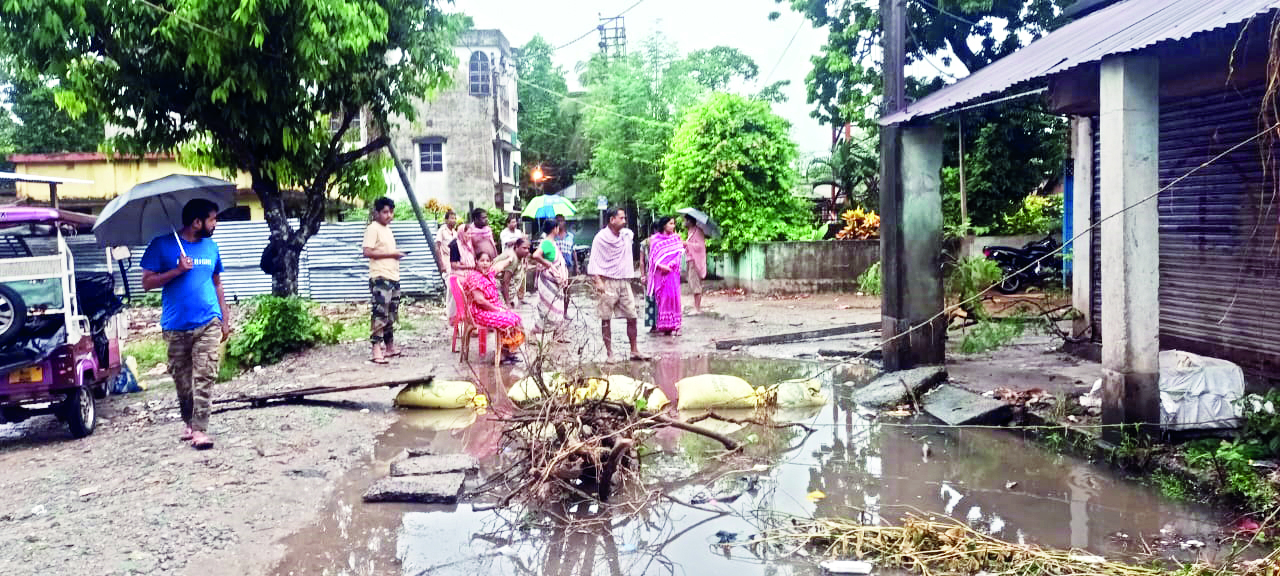 Raiganj: Water logging sparks protest, residents block roads