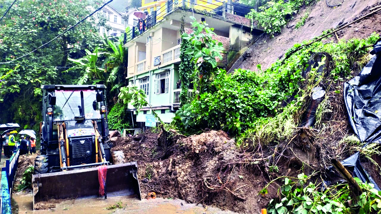 Heavy rains trigger landslides in Darj & Kalimpong Hills