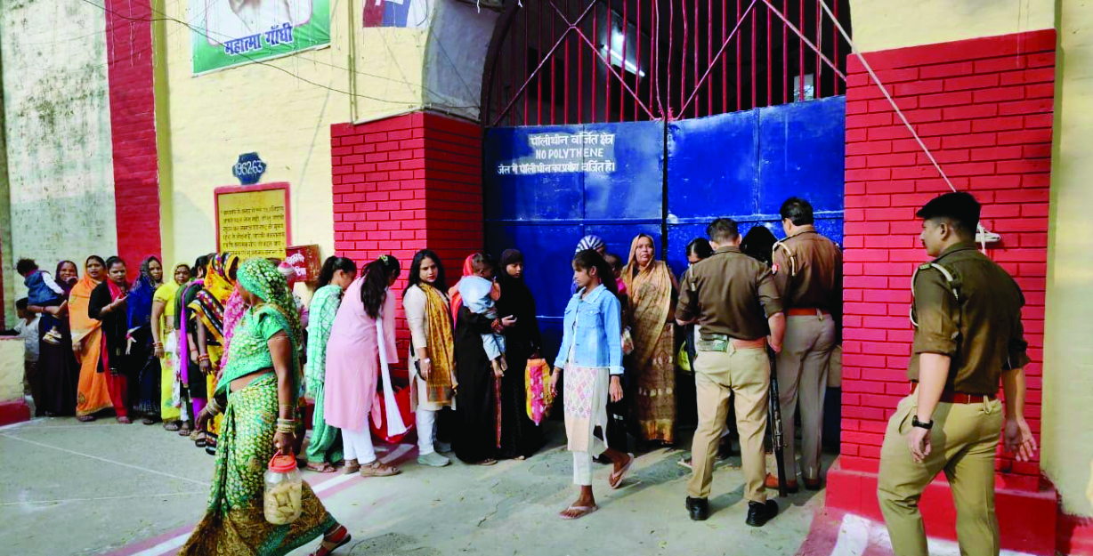 UP: Sisters visit Shahjahanpur jail to celebrate Bhai Dooj with incarcerated brothers