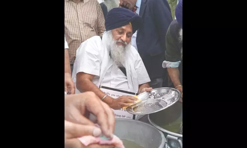 SAD leader Sukhbir Singh Badal survives assassination attempt at Golden Temple