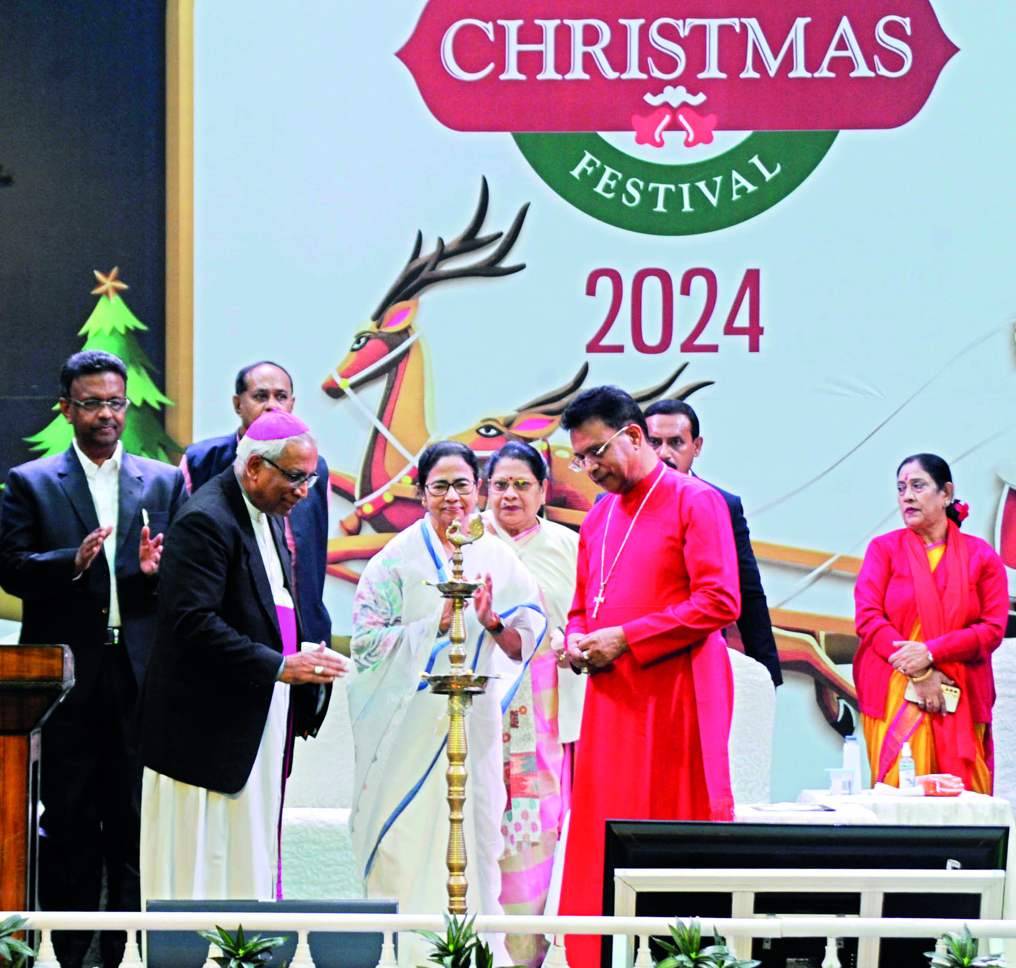 CM slams Centre for cancelling Christmas holiday; stresses on peace, unity and spirit of love