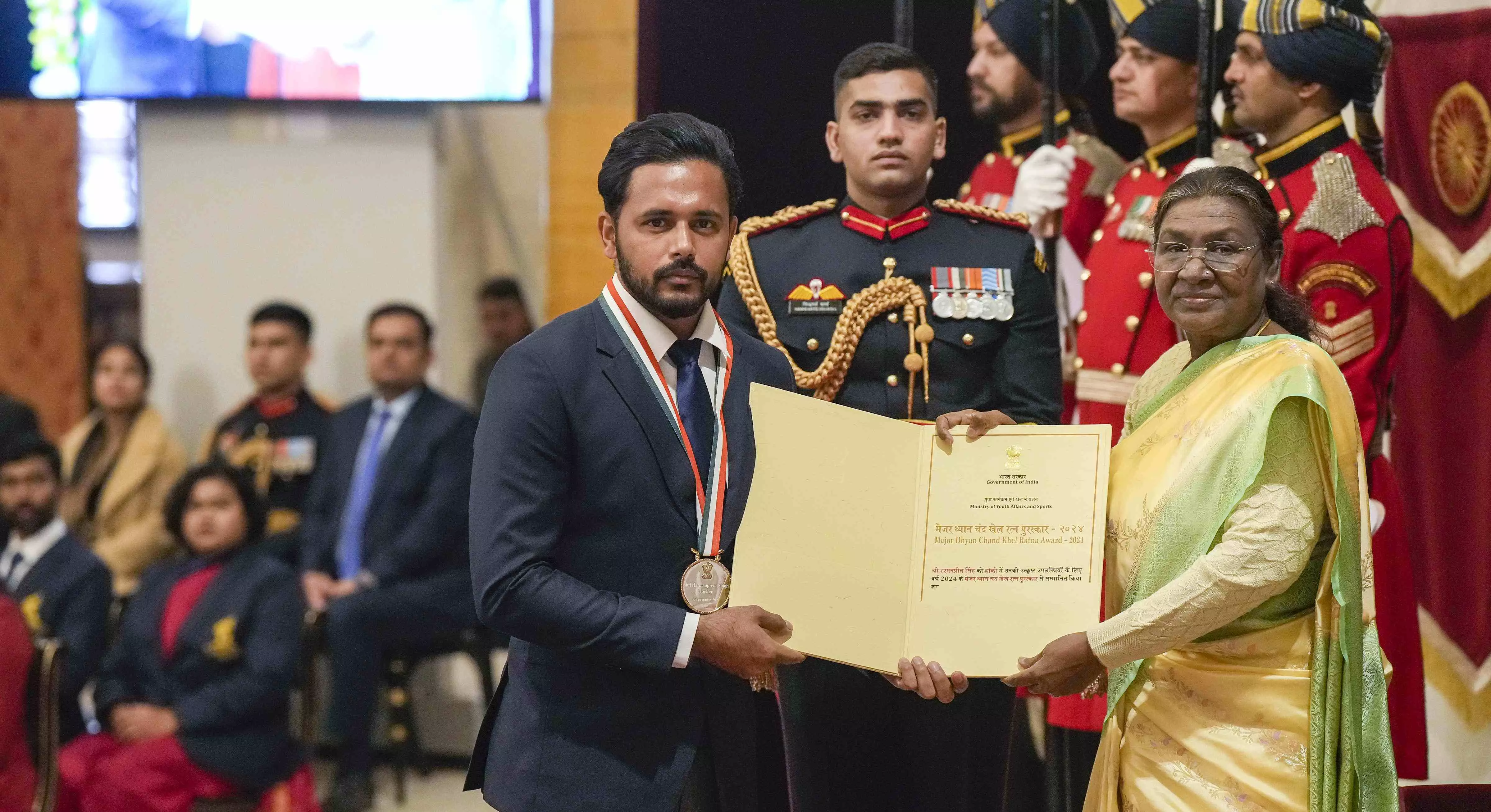 Para-athletes grab spotlight as President gives away National Sports Awards in traditional ceremony