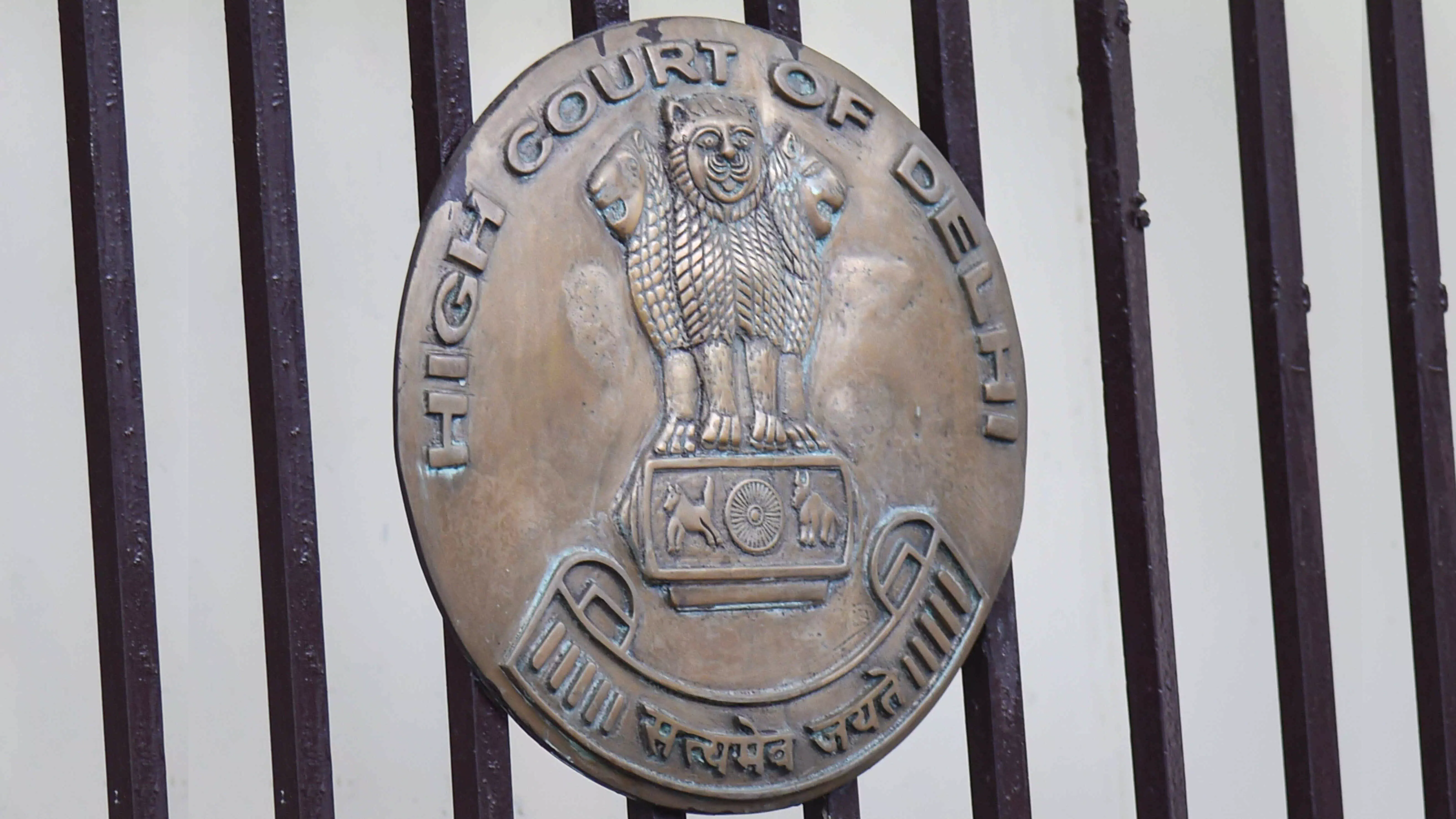 Delhi HC refuses to direct sitting of assembly for tabling CAG reports