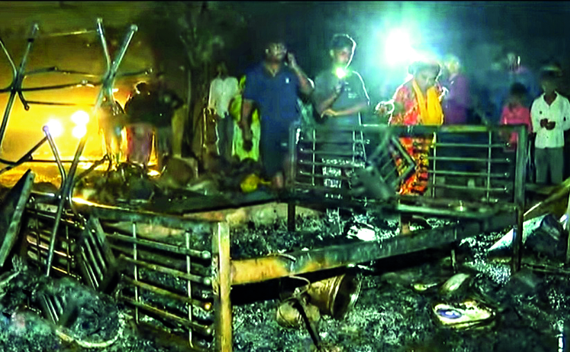 Fire guts about 25 huts in  Taratala’s KPT Colony;  Mayor assures assistance