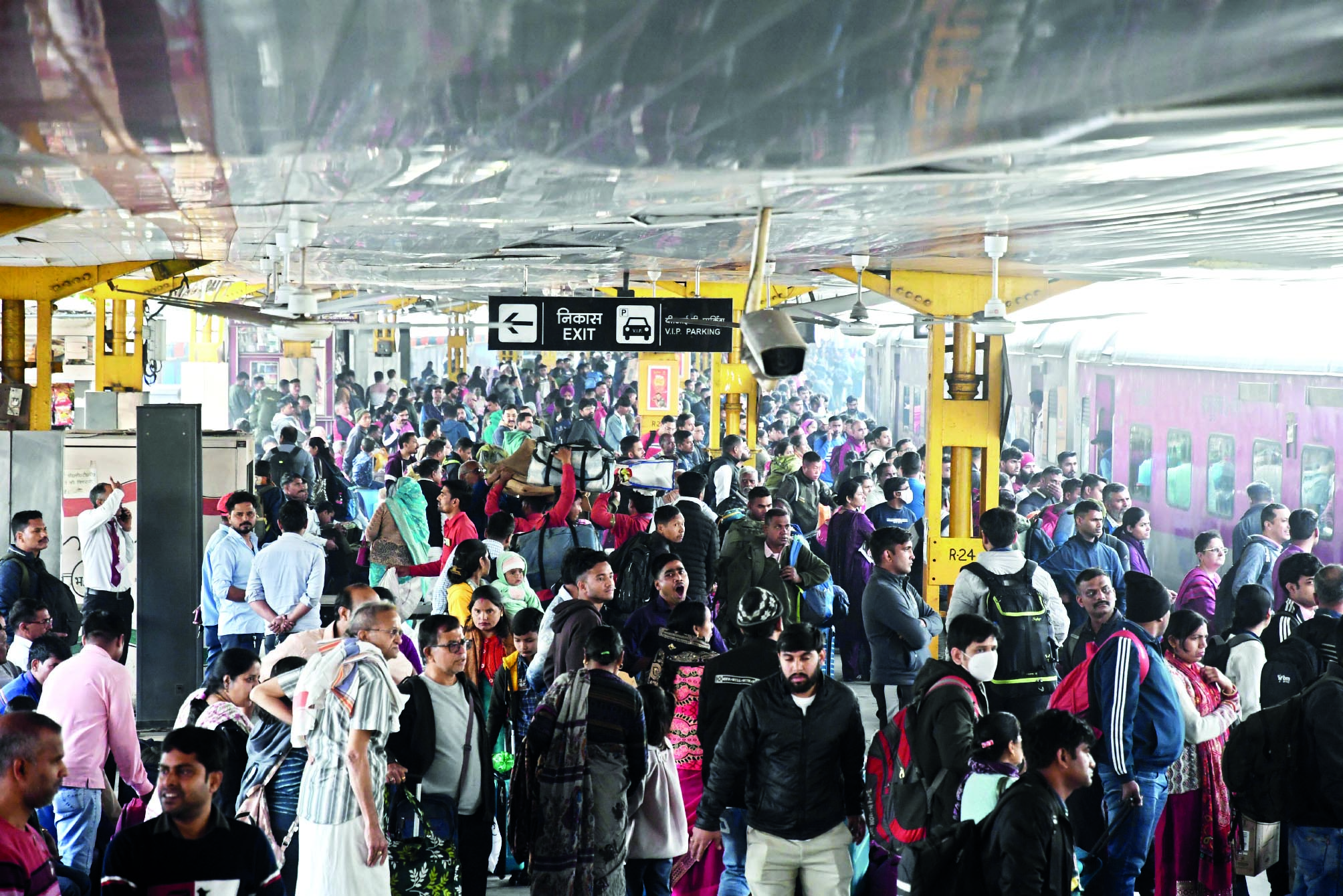 Hrs after deadly stampede, New Delhi Railway Station remains overcrowded