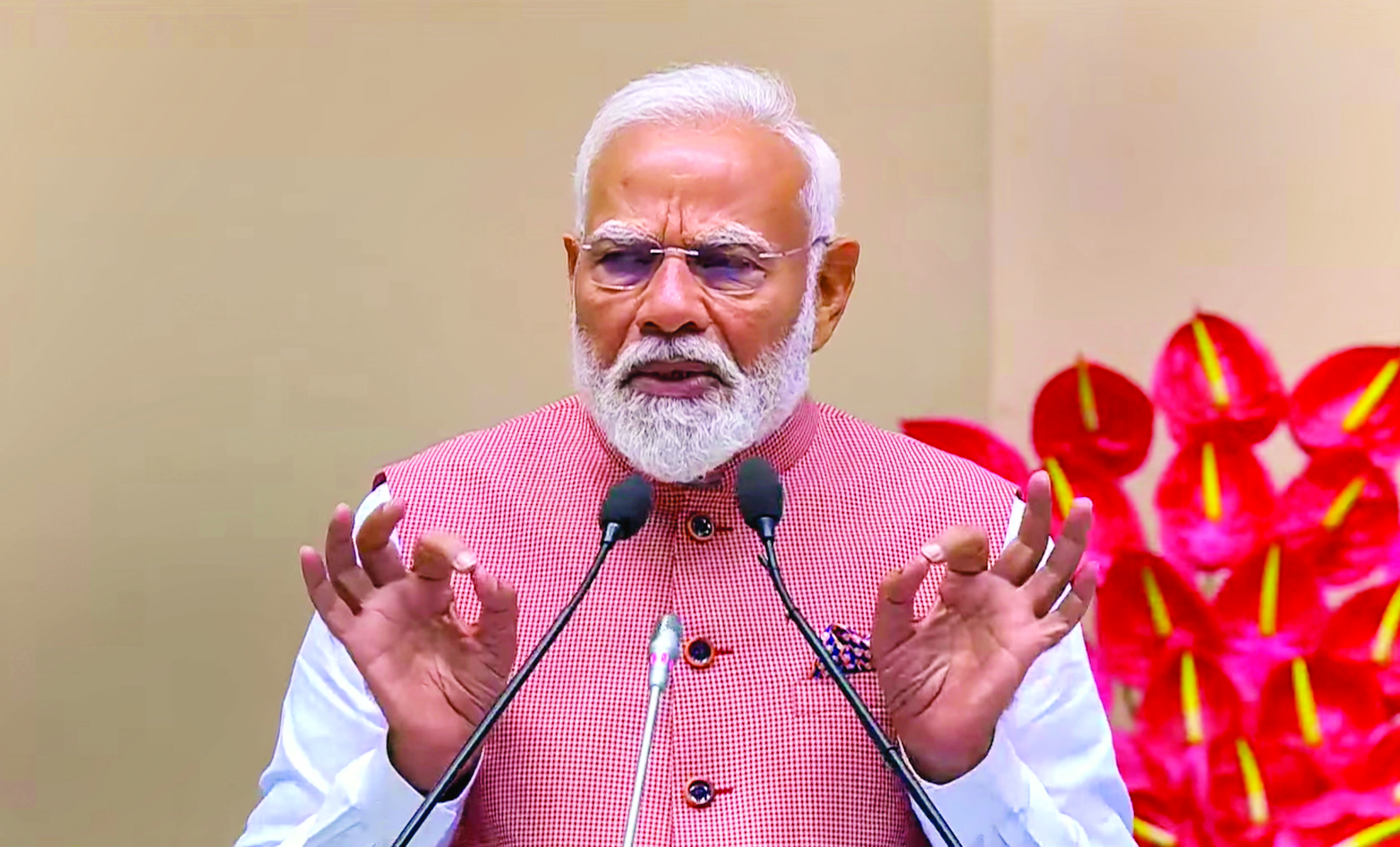 Keep away from attempts to create divisions on basis of language: Modi