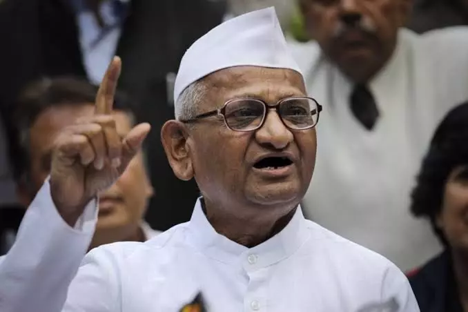 Kejriwal was doing good job, but people taught him lesson as he opened liquor vends: Hazare