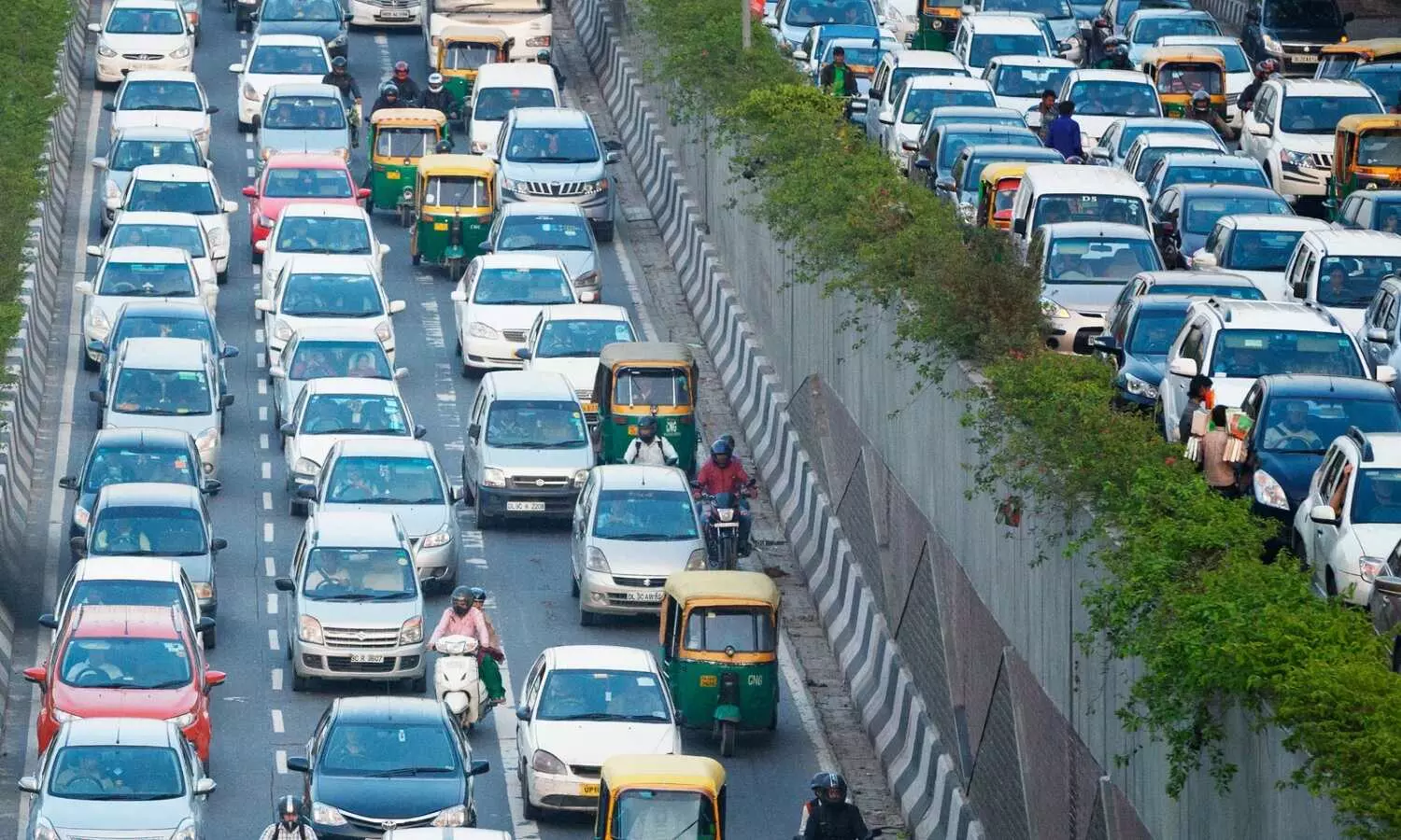 No fuel for vehicles older than 15 years after March 31: Delhi Environment Minister Sirsa