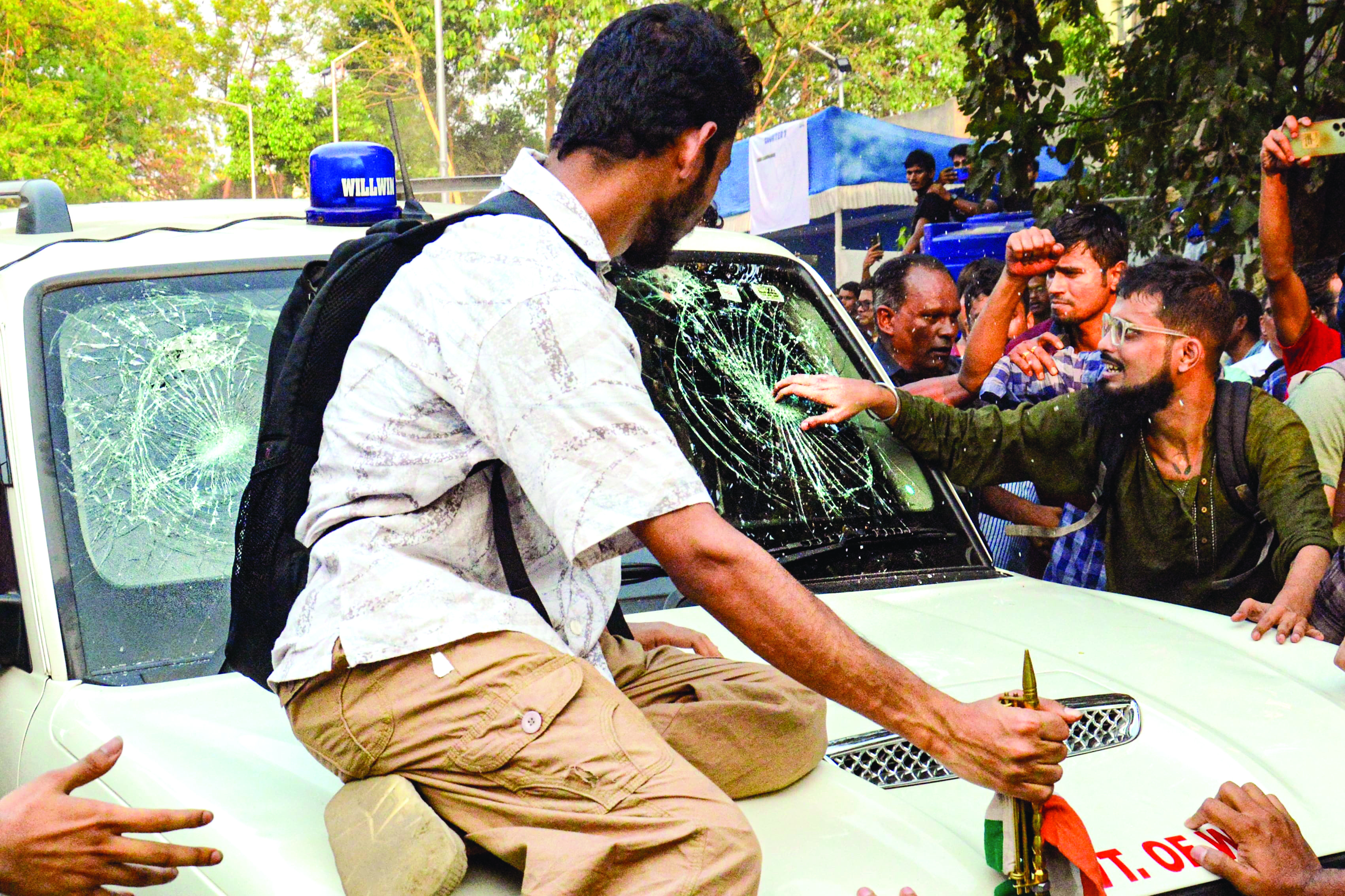 Edu Min attacked, car vandalised by students of extreme Left-wing, SFI