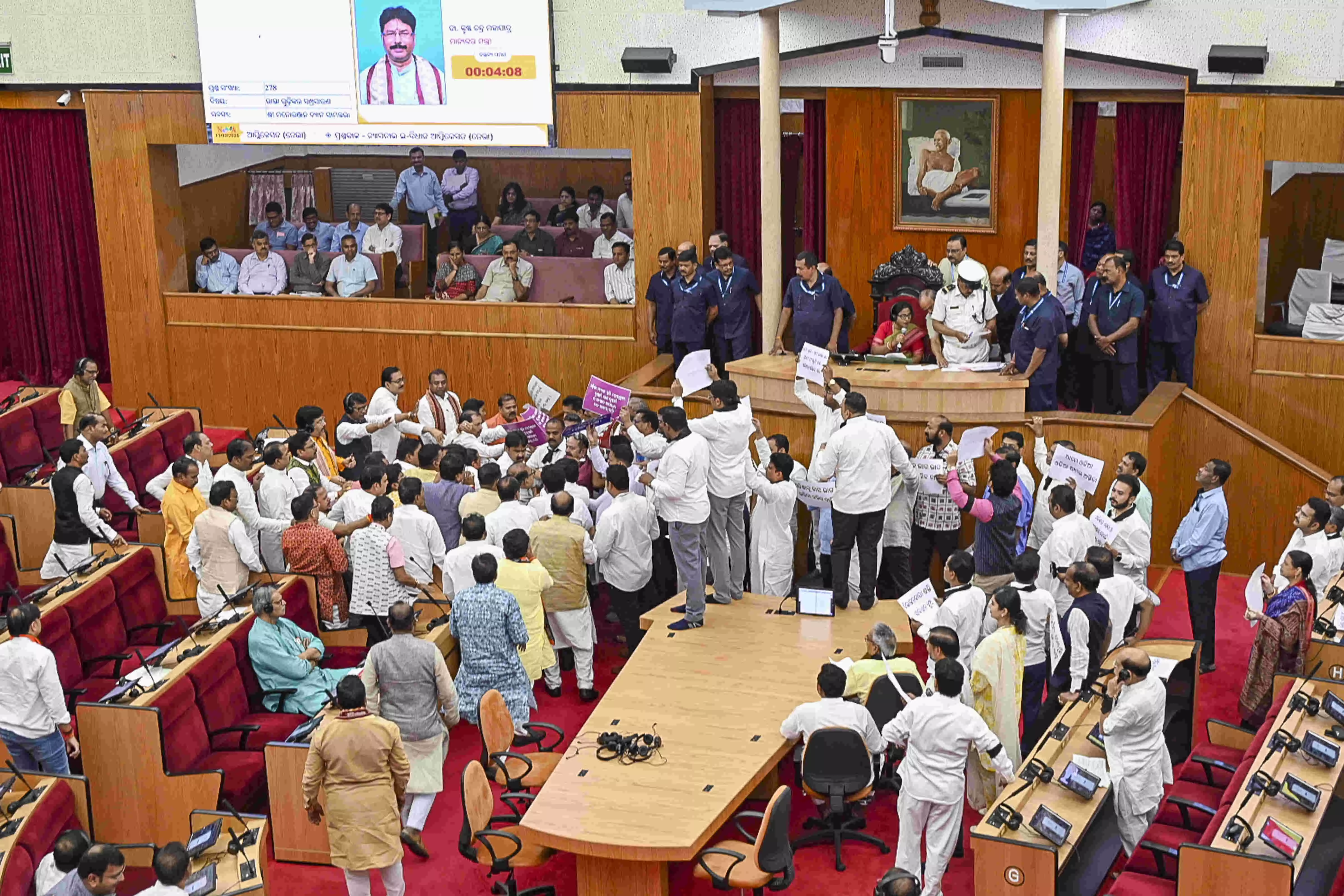 Odisha Assembly plunges into chaos as BJP, Congress members engage in scuffle