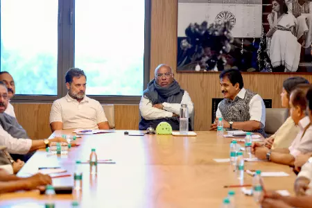 Congress top brass holds deliberations with senior leaders