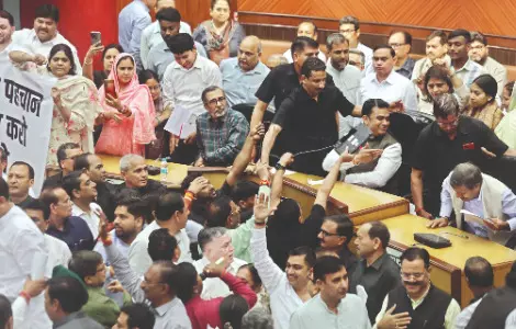 MCD revises Budget, approves Rs 800 cr for worker regularisation